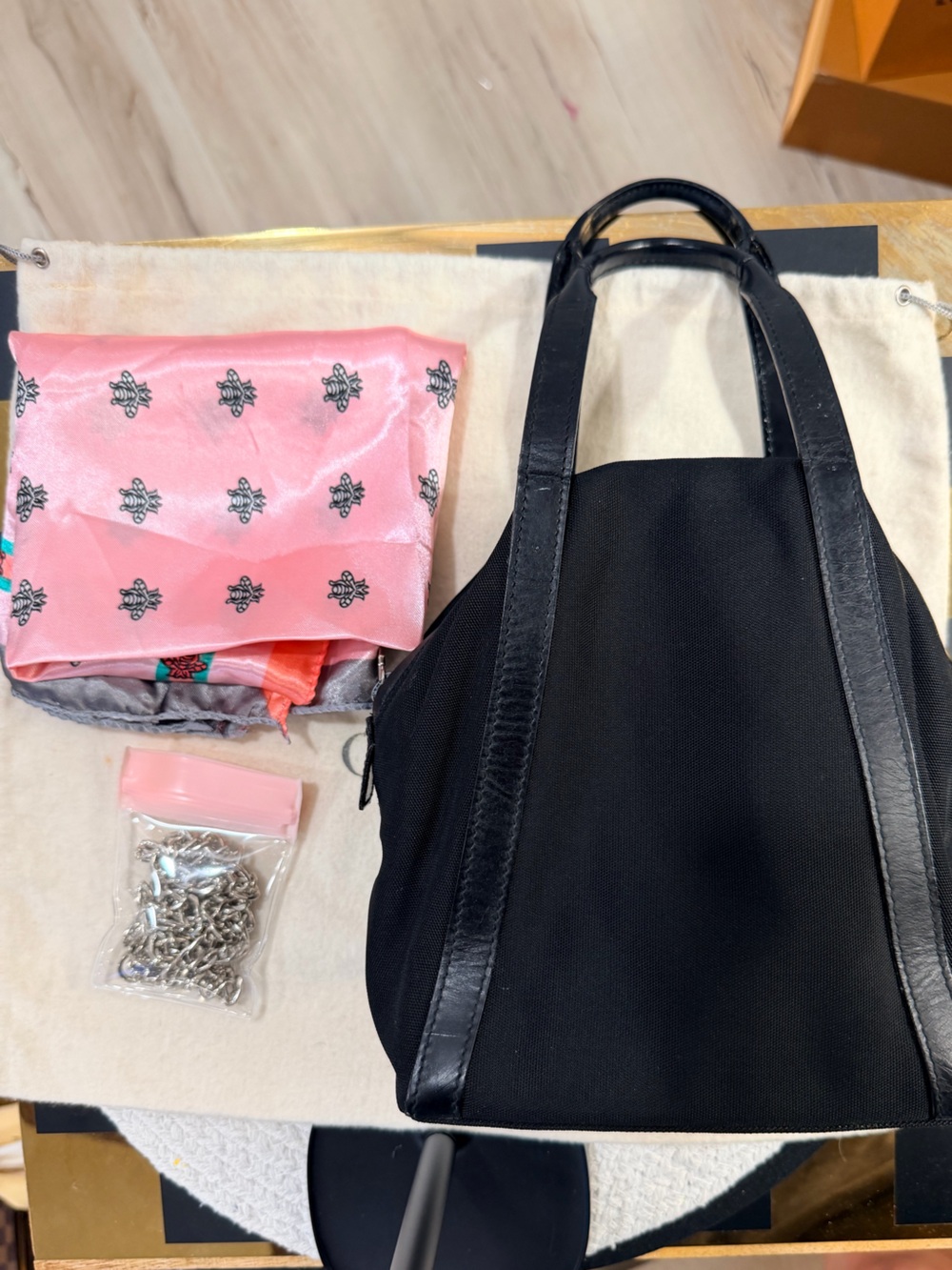 Gucci Top Handle Bag in Black Nylon + Dust Bag & Bee (Novelty) Scarf❣️ - Picture 11 of 16